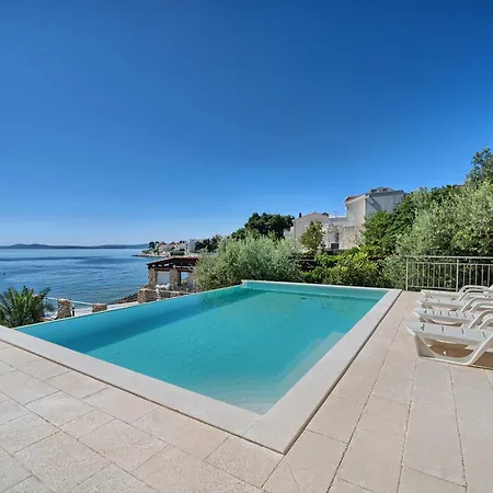 Provencal - Beachfront With Infinity Pool Villa