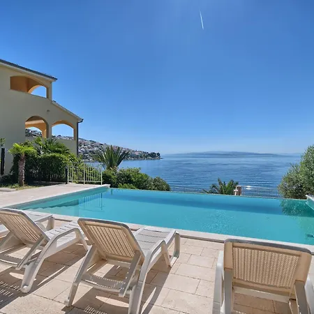 Villa Provencal - Beachfront With Infinity Pool *