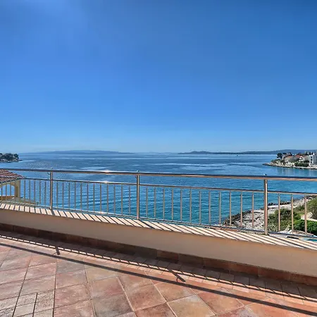 Provencal - Beachfront With Infinity Pool Villa *